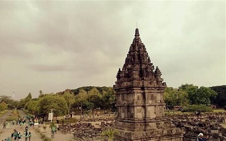 Contoh Teks Deskripsi Bahasa Jawa Tentang Tempat Wisata Candi Prambanan